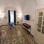Calma House
